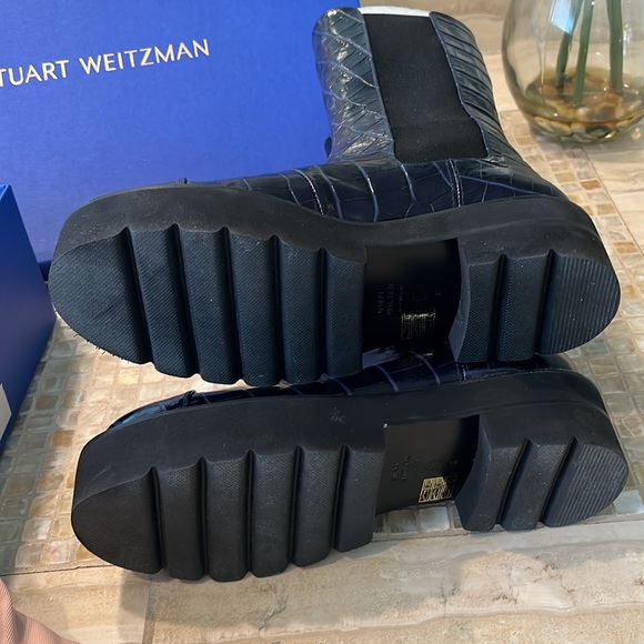 Stuart Weitzman Presley combat boot in midnight blue- printed croc, 8N New! 🎆 - Picture 10 of 11